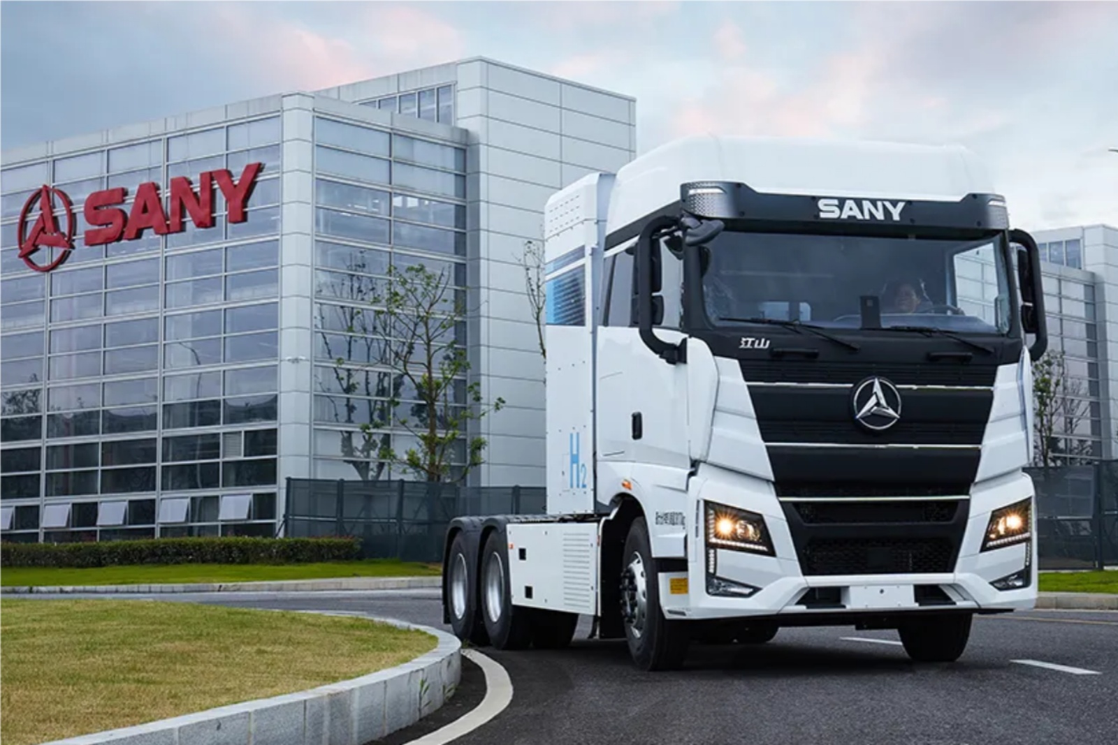 三一 燃料電(diàn)池半挂牽引車(chē)